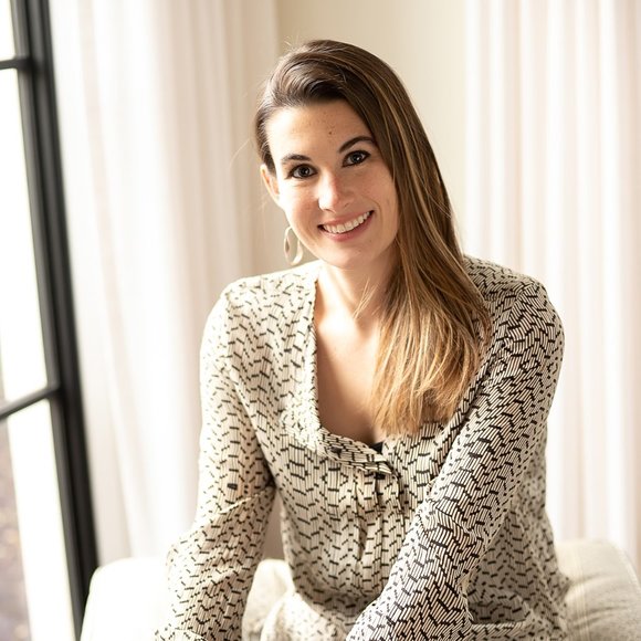 Meet your Posher, Erinn - Picture 2 of 2